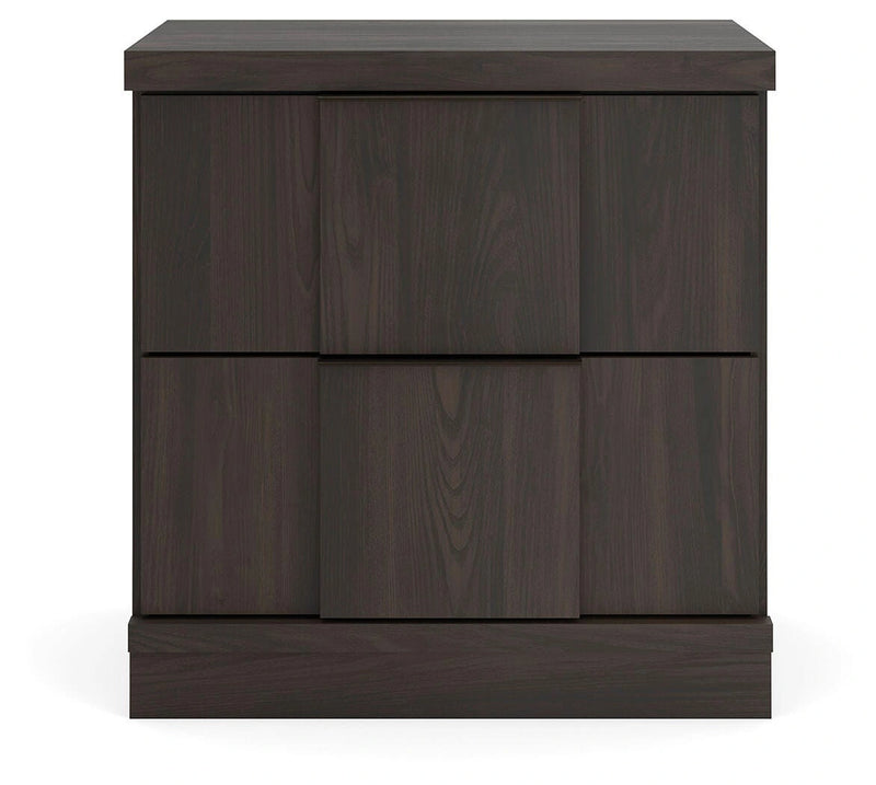 Shaehartin Nightstand